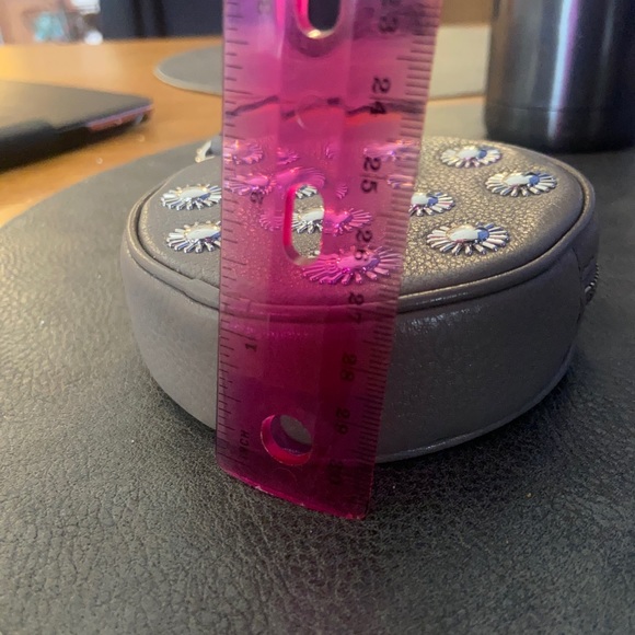 MICHAEL KORS-round wristlet-NWT - Picture 3 of 6